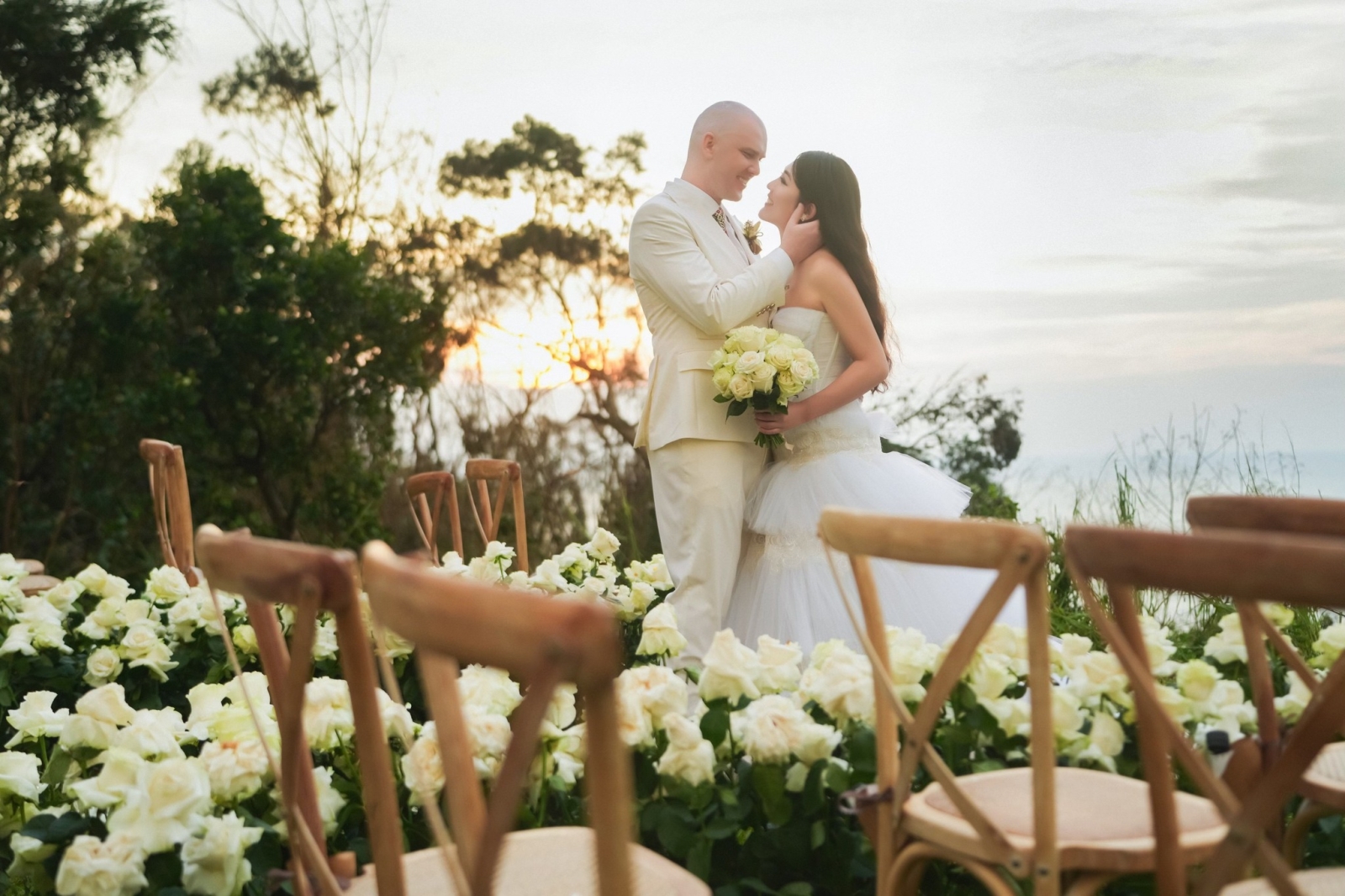 The Wedding at the Wandering Walls - The main characters of the wedding